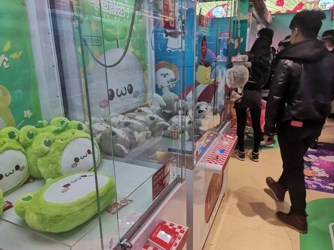 投资抓娃娃机一个月能赚多少,抓娃娃机器能赚钱吗