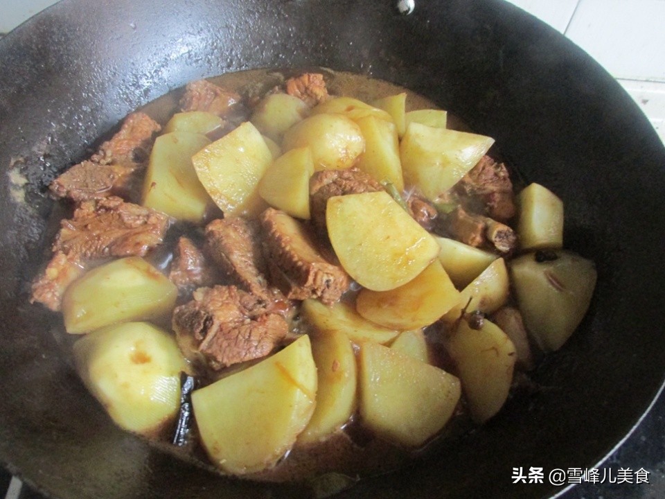 60年老厨师透露给我8道特色美食,炖排骨盐放早了又柴又硬怎么补救