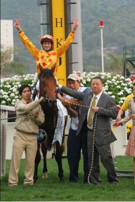 豪掷25亿做李嘉诚邻居又被救两次的地产富豪潘苏通，遇到*麻大**烦了