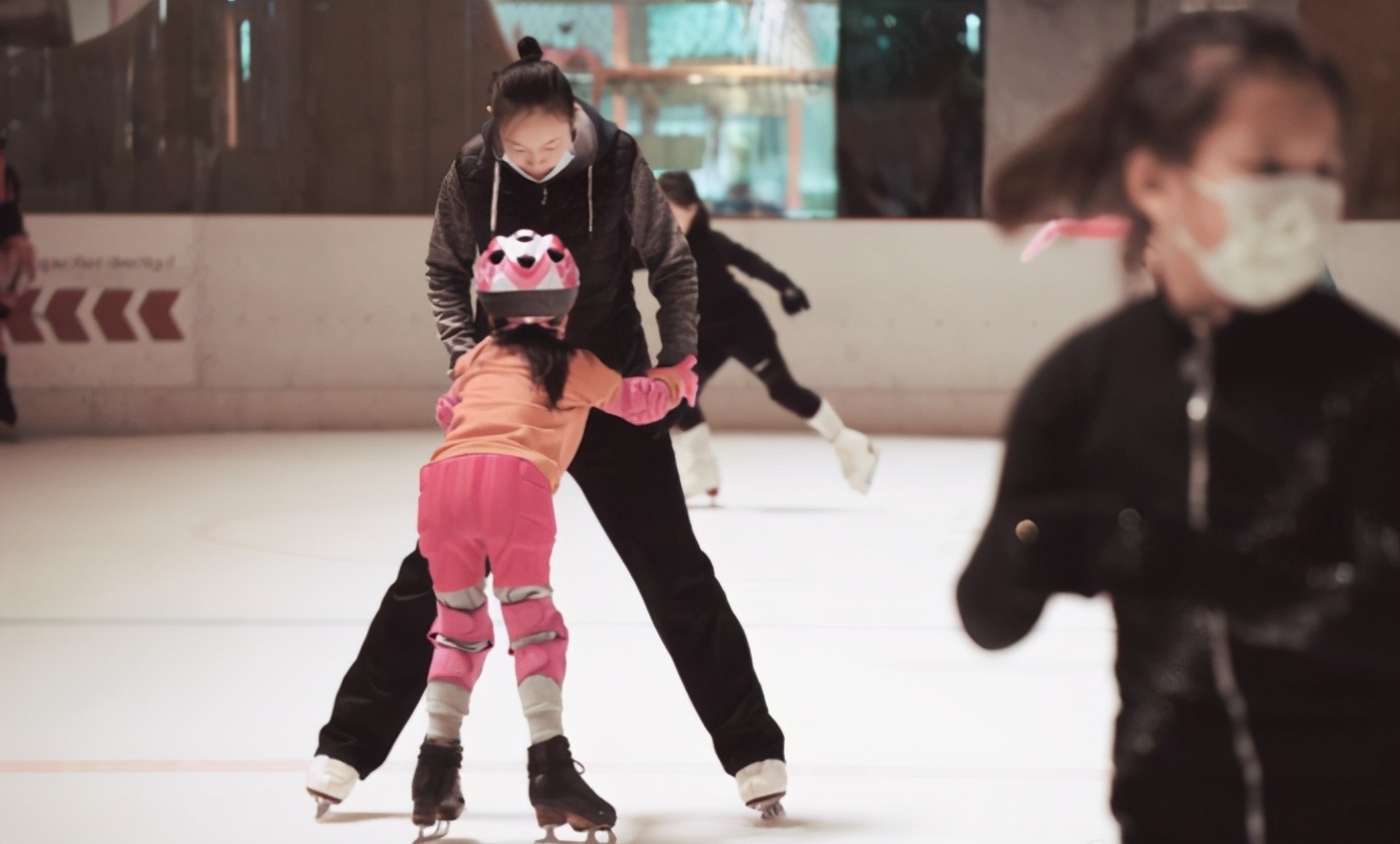 文惠北京｜天冷宜溜冰，北京四大人气溜冰场酷炫推荐