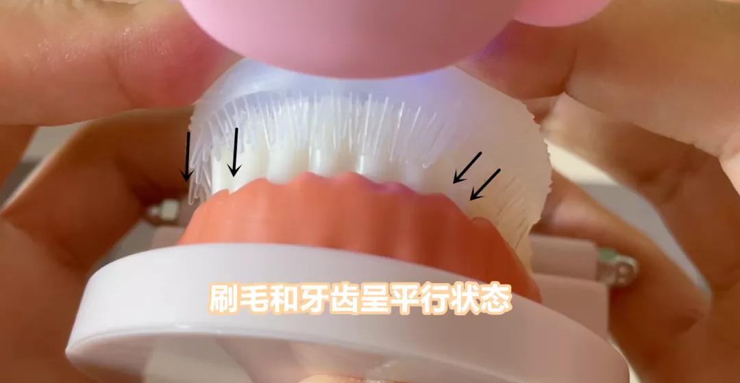 最近风很大的儿童U型牙刷，我劝你直接退出母婴产品界吧