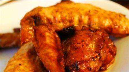 鸡翅蒸一下再煎,鸡翅怎么做盐焗鸡翅