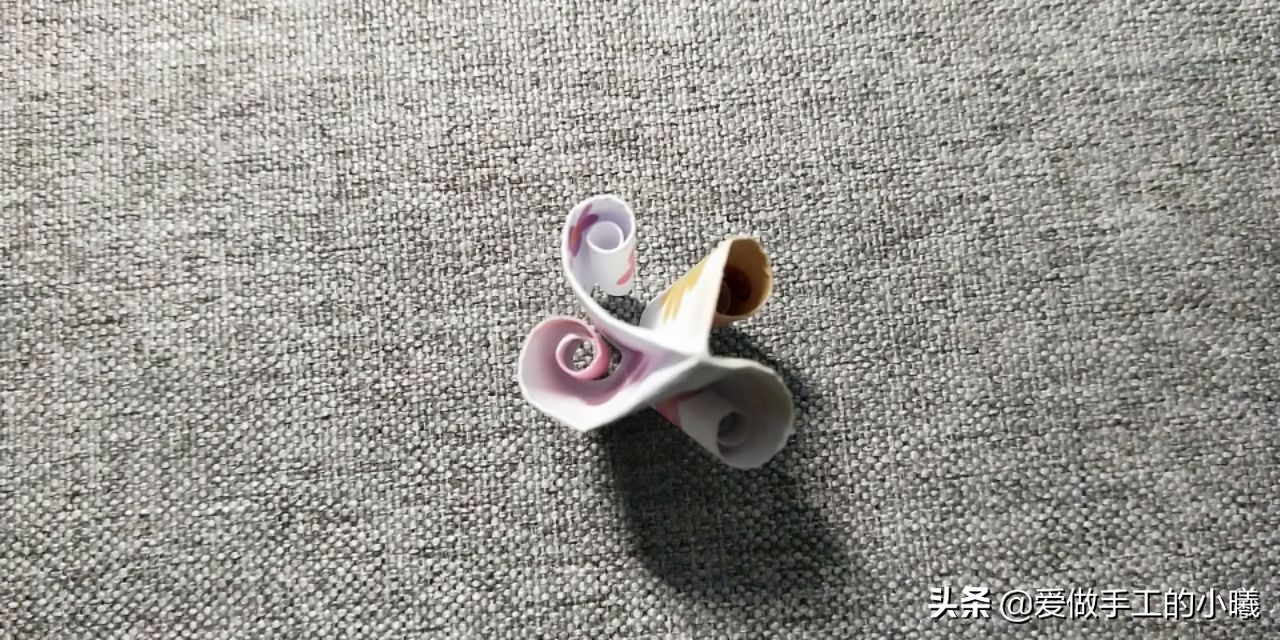 立体花折纸步骤图解法,为初学者准备的简单折纸花教程