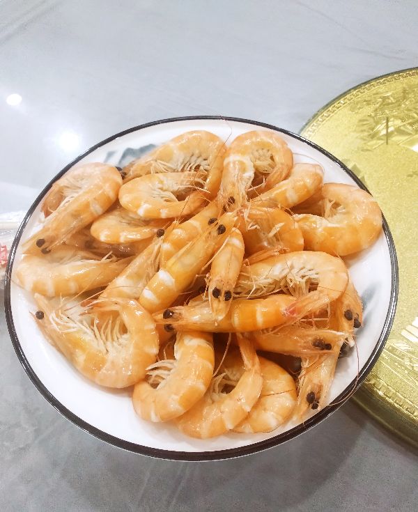 虾肉丸子冷水还是热水下锅煮,煮虾的正确方法是冷水还是热水