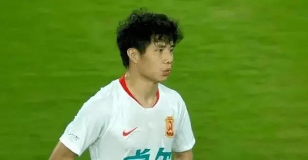 国足队长是吴曦还是蒿俊闵,国足现任队长吴曦