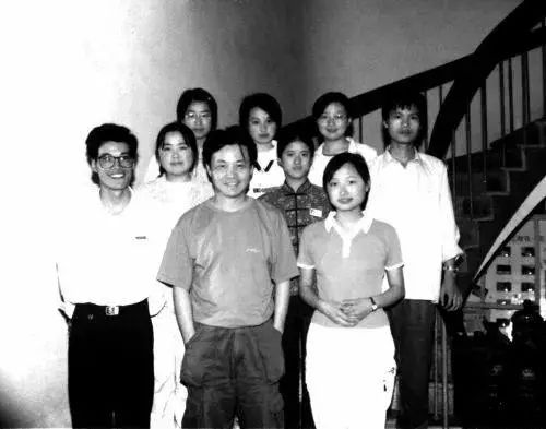 我是怎么从牙医成为作家的余华,余华是怎么从牙医成为作家的