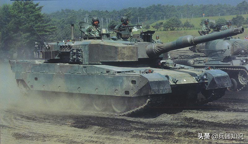 日本90式坦克与10式坦克,日本90式坦克vs中国99式坦克