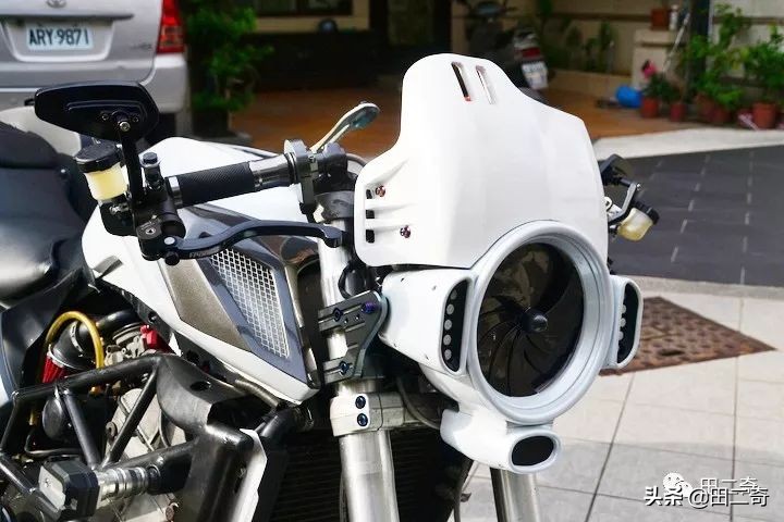 19款SYM新车发布，搭载ZXR400引擎，超炫涡*大轮**灯指纹启动