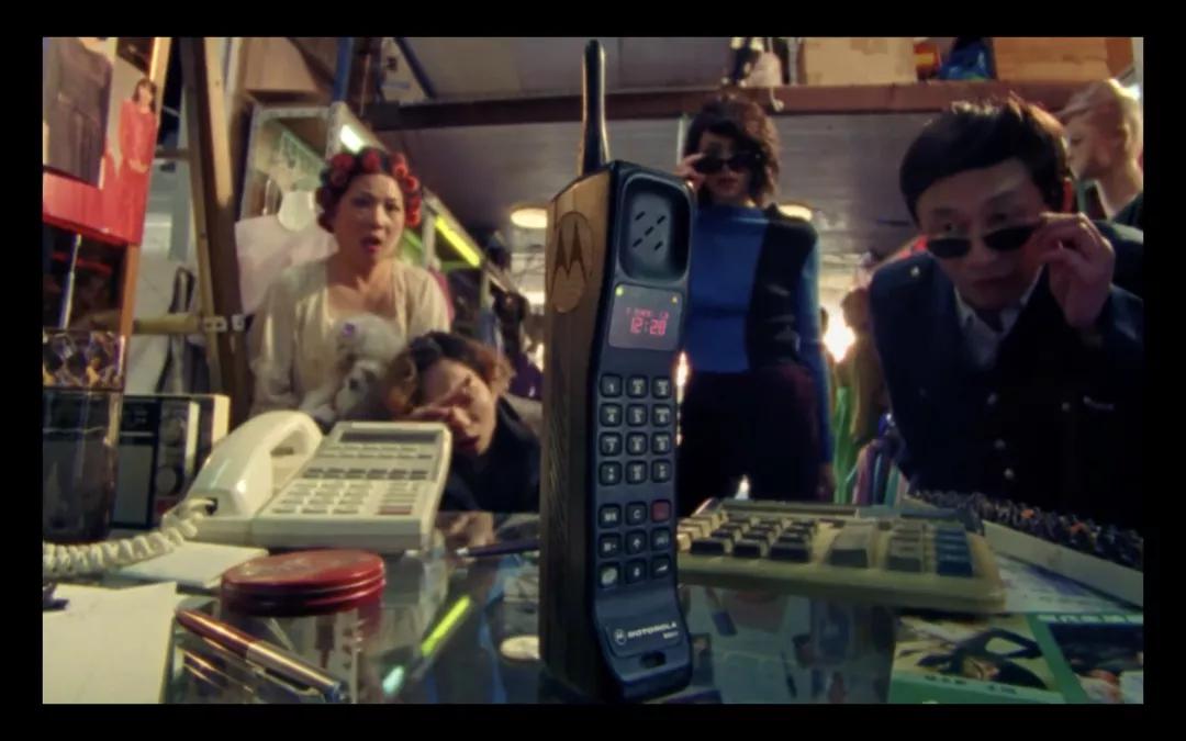 摩托罗拉哪年走下坡路的,摩托罗拉巅峰时期