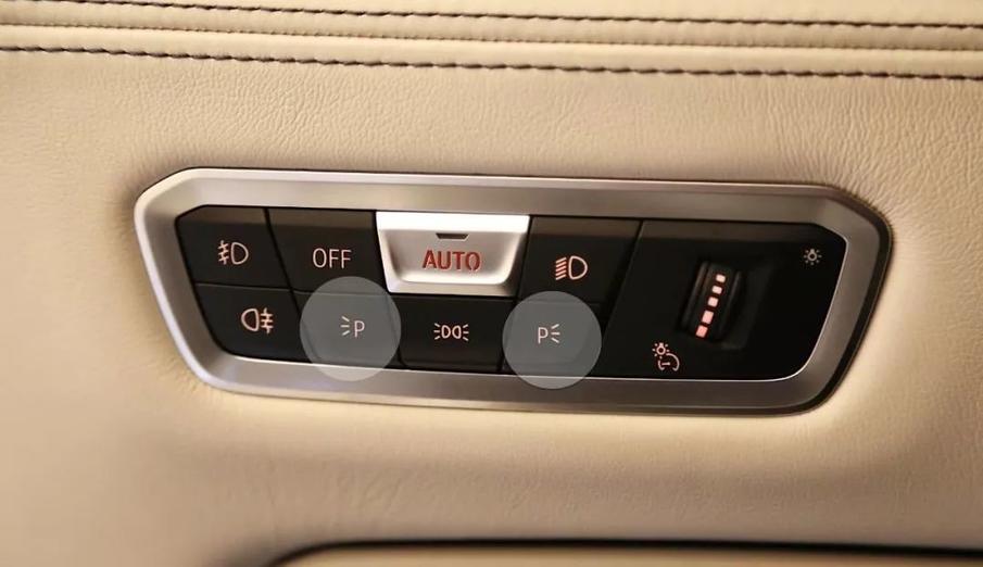 宝马2系多功能旅行车隐藏功能,宝马120im运动曜夜隐藏功能