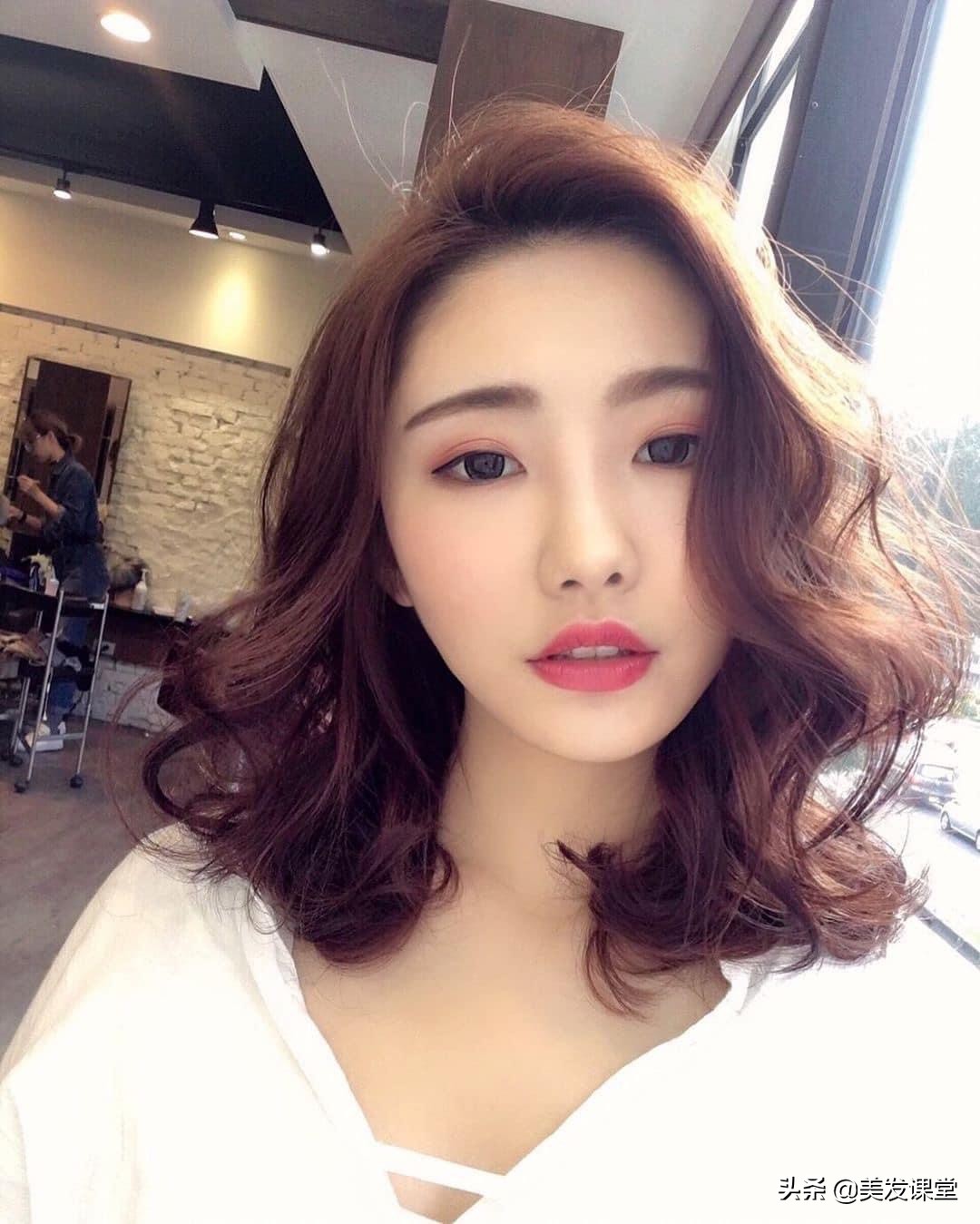 夏季烫一款扎起来也好看的发型,别人的头发为什么都这么好看