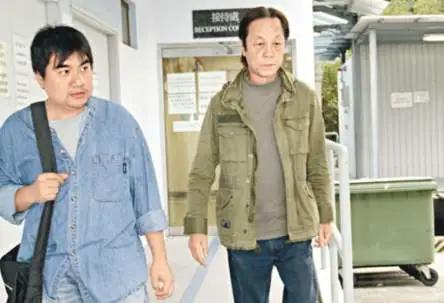 香港无人街头，许冠杰开了场一个人的演唱会，255万人观看！