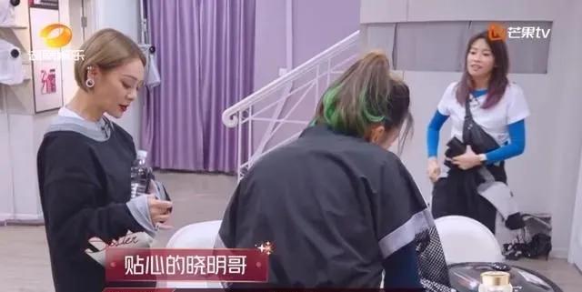 霸道总裁黄晓明电视剧觉醒年代,黄晓明从霸道总裁成卑微路人