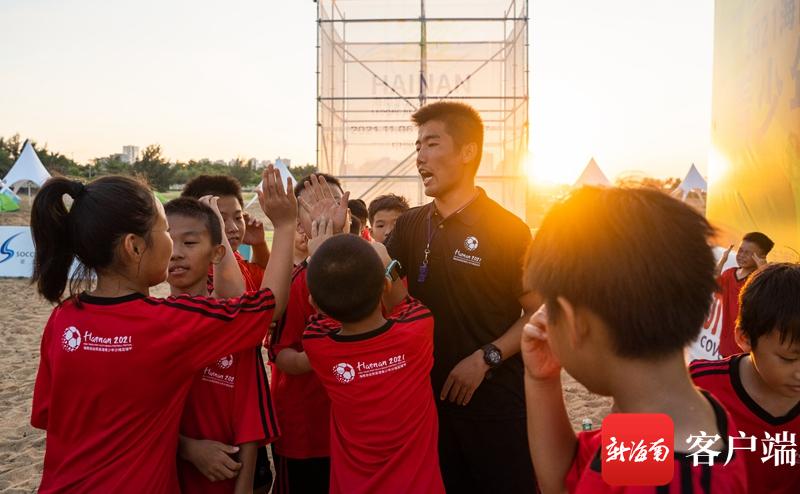 海口暑假足球夏令营,海口青少年军训夏令营