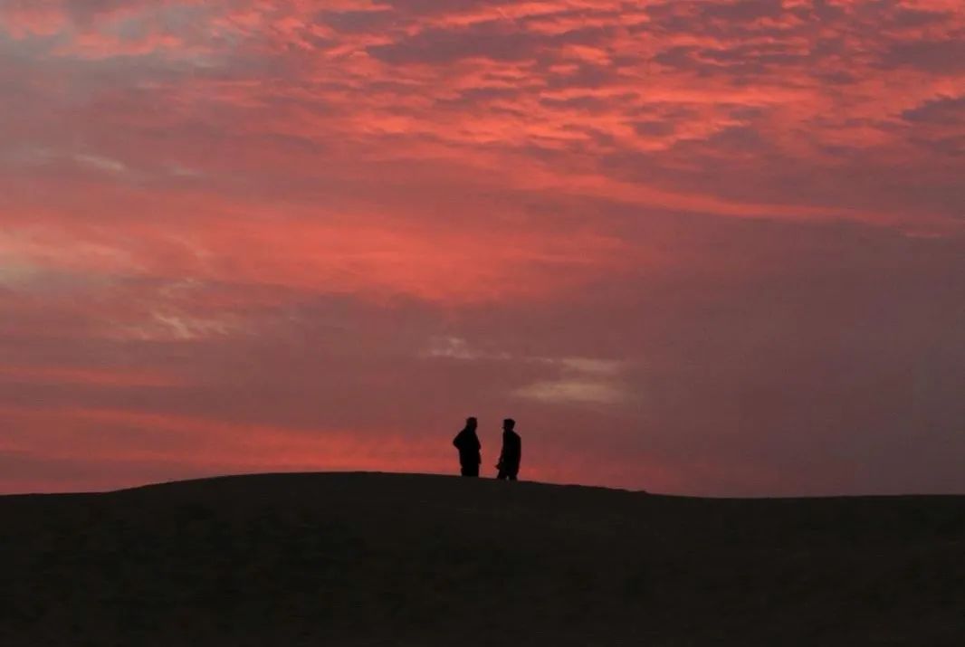 辞职后,我跑去印度恒河洗了个澡