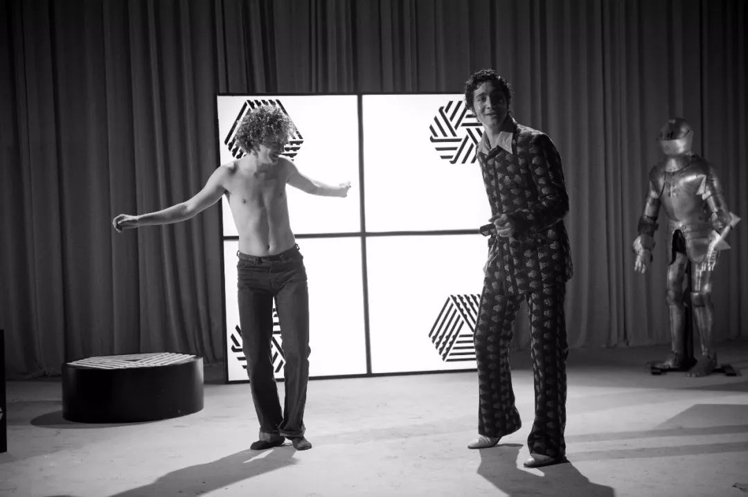 *欲情**疯狂、*社会反**，他美得像梦露却杀人无数