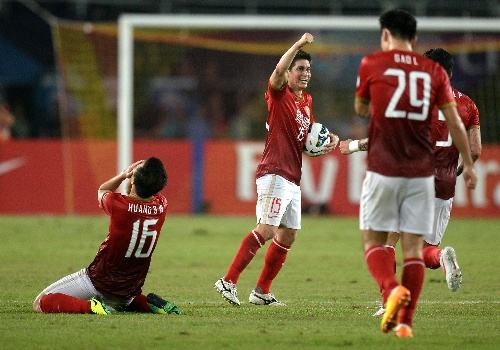 黄博文广州恒大时期进球,16岁就踢上职业足球