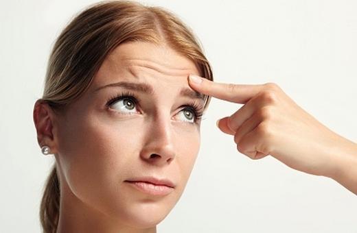 脸上细纹干纹皱纹怎么遮盖,细纹和皱纹怎么治疗