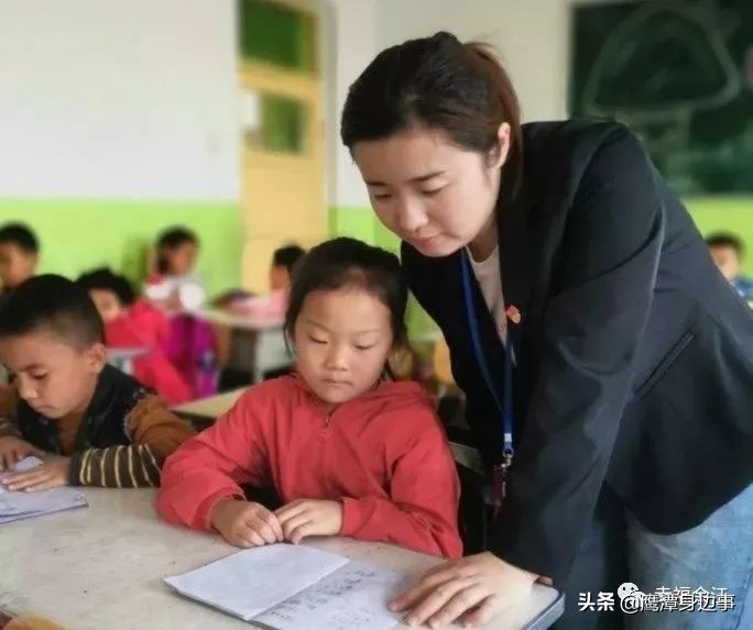 这对小夫妻爱情故事感动了亿万人,这对情侣的爱情故事感动了亿万人