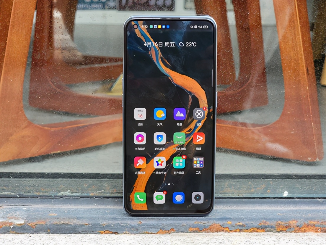 realmegt骁龙888是不是曲面屏,realmegt骁龙8旗舰