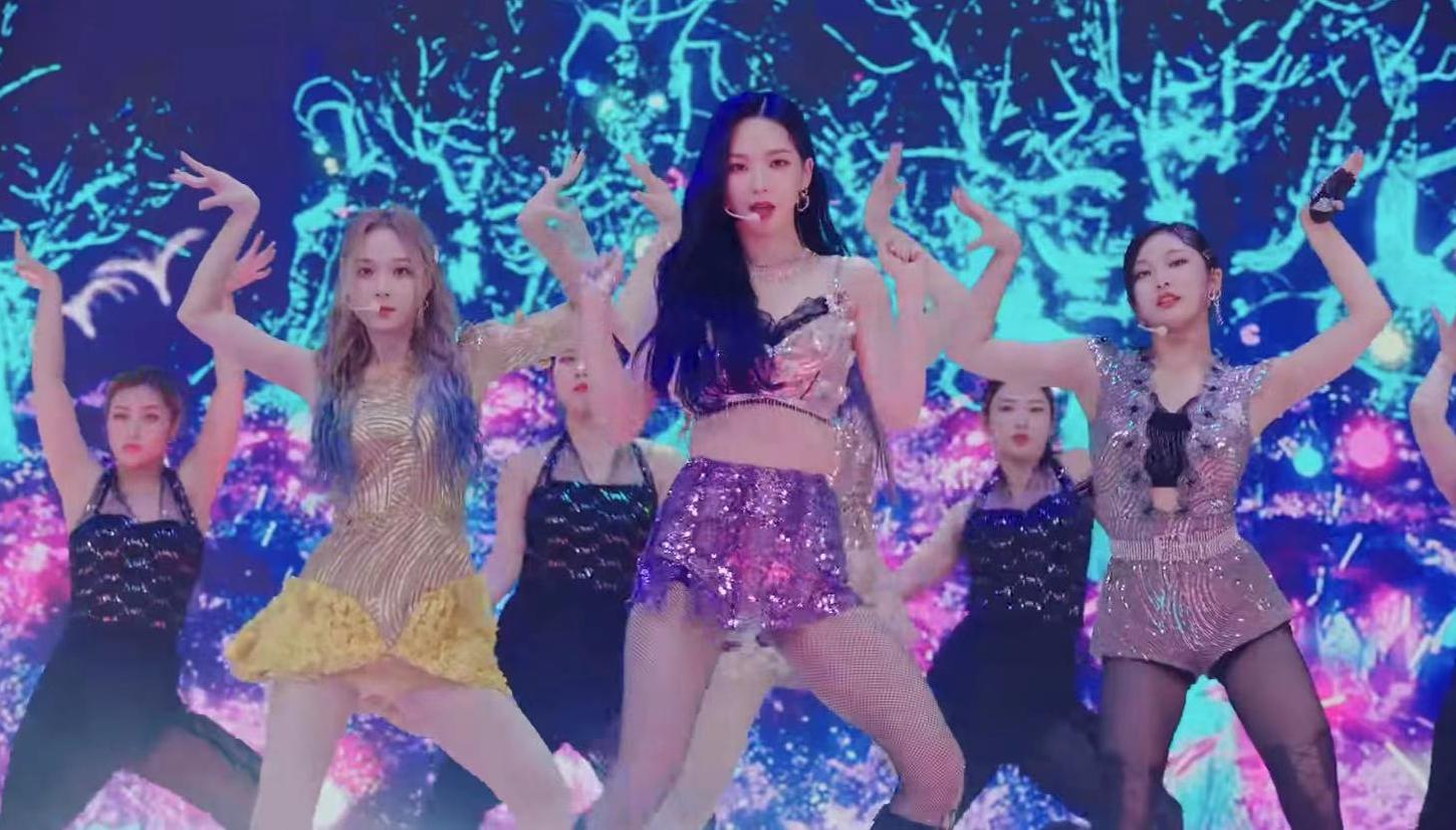 韩国女团跳舞被指博眼球,韩国女团舞台被指博眼球