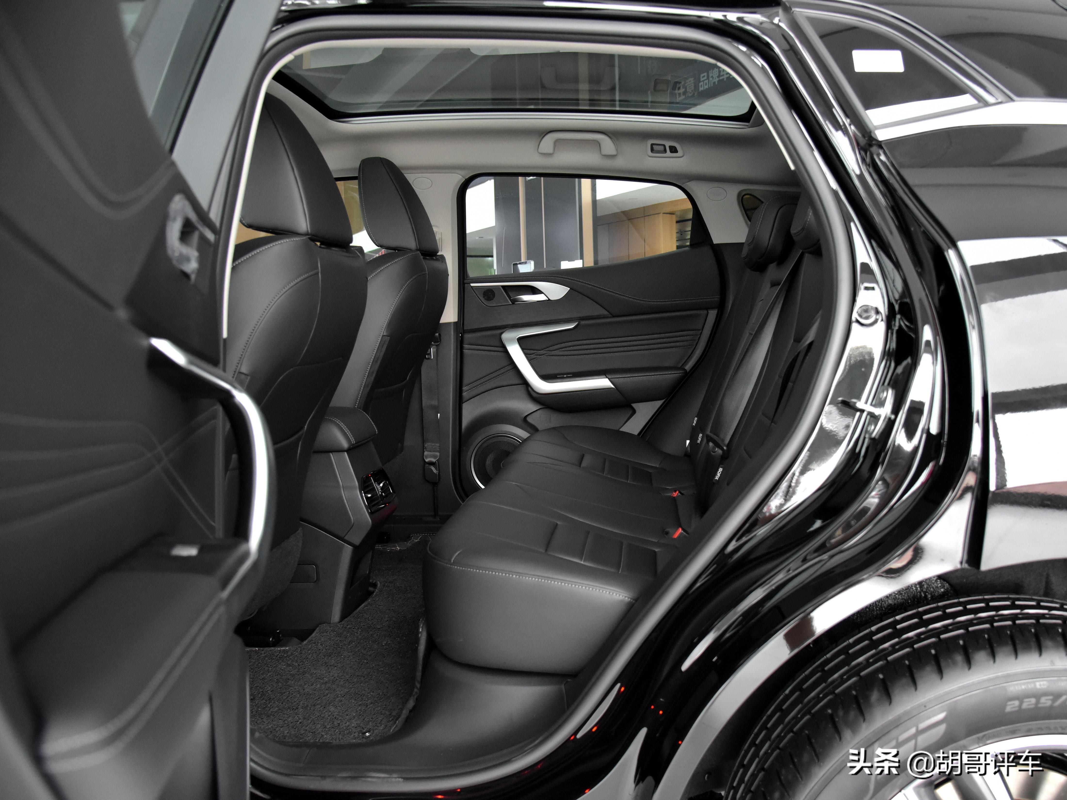 豪华suv车内空间测评,满足年轻人的方方面面试驾weyvv5
