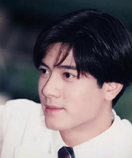 亚洲10大*男美**今昔颜值对比，有人美黑过度，有人不老冻龄，差距大