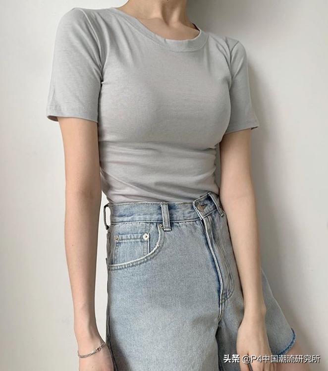牛仔短裤怎么穿才好看,牛仔短裤就要穿这样的舒适又显瘦