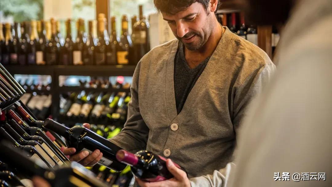 如何购买性价比高的葡萄酒 (葡萄酒推荐性价比高好喝)