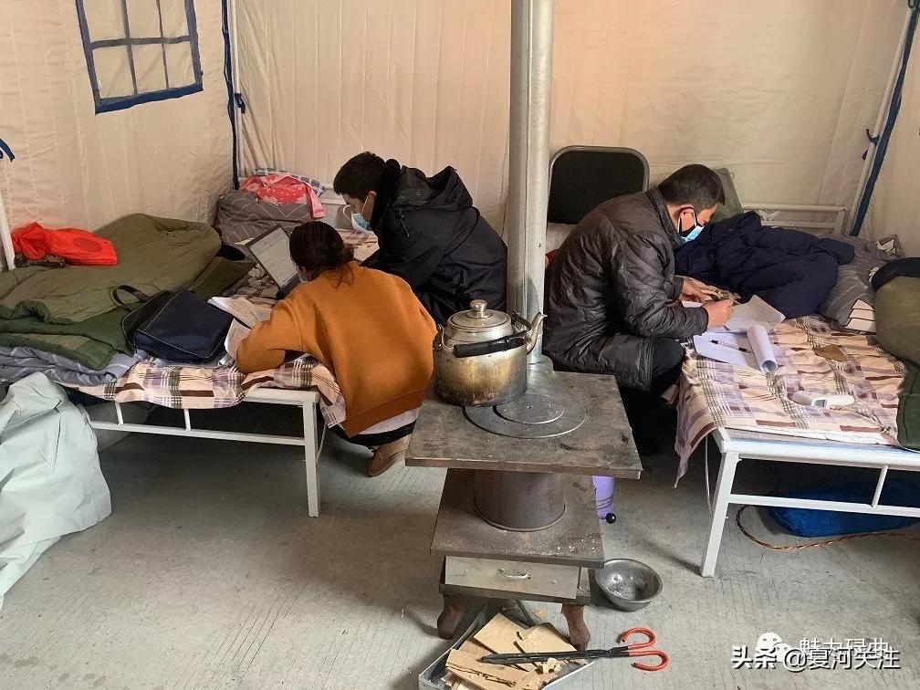 恪尽职守勇担当疫情防控,防控疫情当先锋党旗飘扬在一线