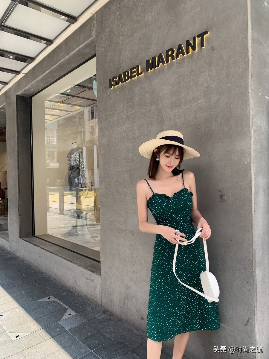 吊带沙滩连衣裙,夏日度假吊带连衣裙