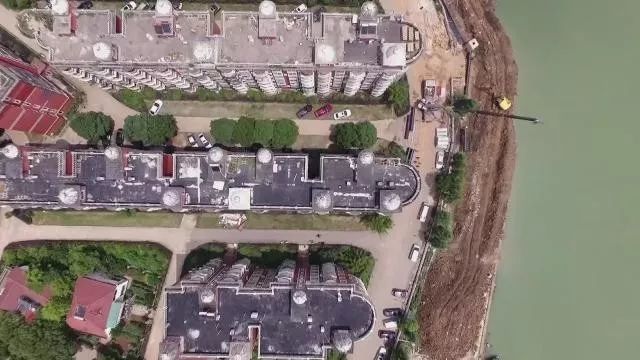 大师设计的湖景房,设计师设计两百平别墅