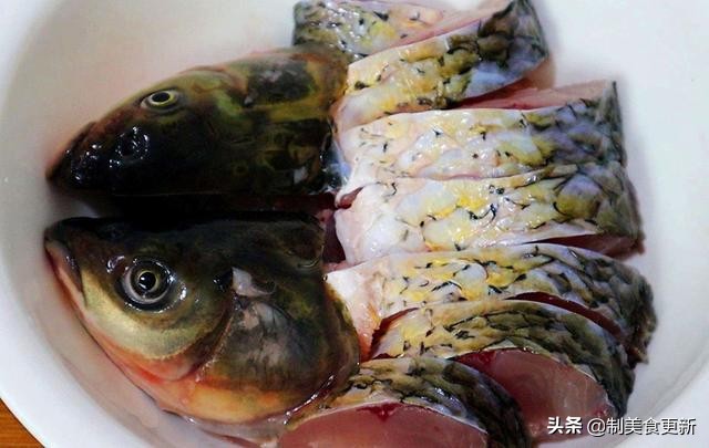 草鱼怎么炖鱼汤好喝,草鱼怎么炖鱼汤好喝又营养