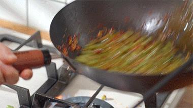 什么东西炒腊肠拌饭好吃,无敌下饭的腊肠酱