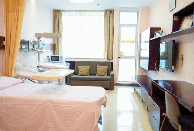 顺产场面见证生命诞生的奇迹,顺产时的情景