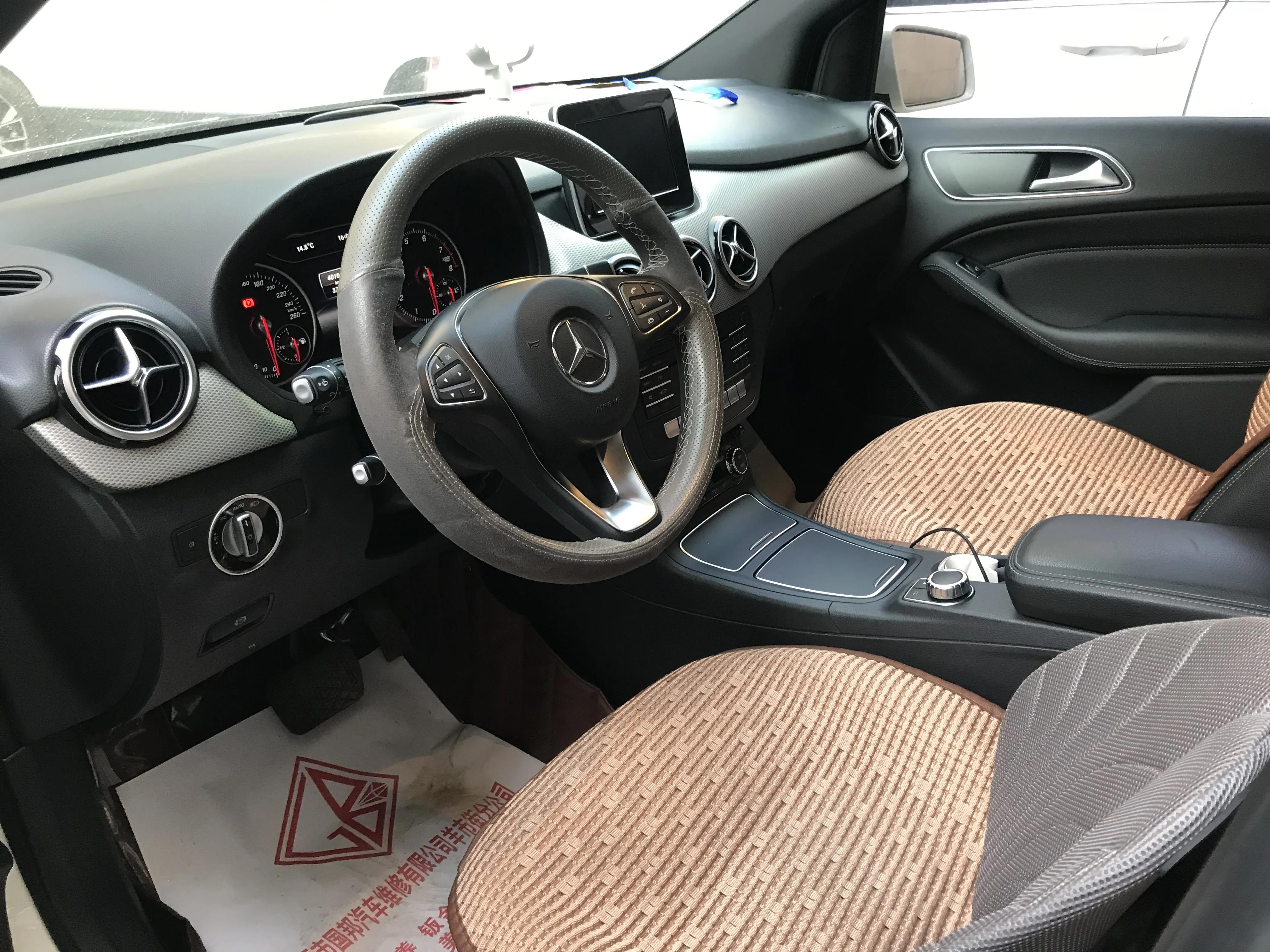 来自法国的小面包,来自烤箱的小面包