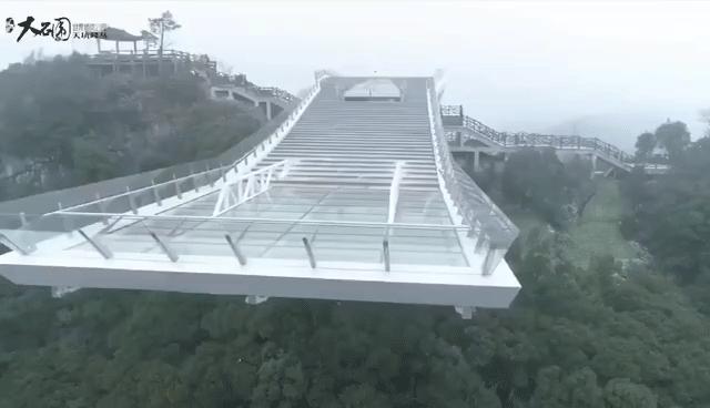 百色凌云玻璃桥旅游景区,百色玻璃桥景区