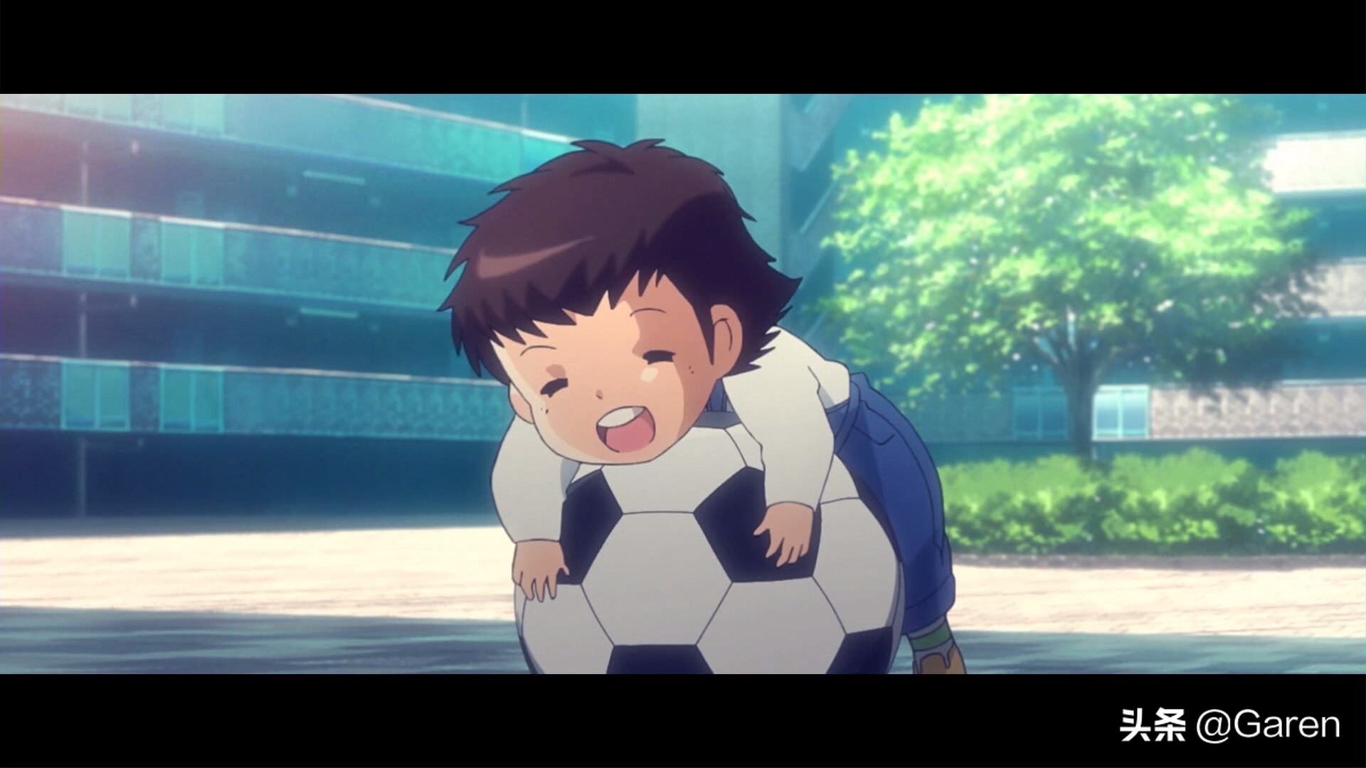 博学多才的足球小子,天空飞翔的男孩