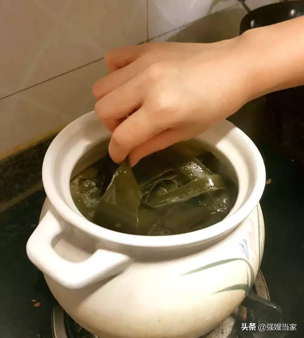 炖鸭汤什么时候放盐比较好,炖鸭汤怎么炖才好喝