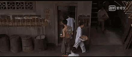 周星驰功夫斧头帮经典片段,周星驰功夫最经典包租婆片段