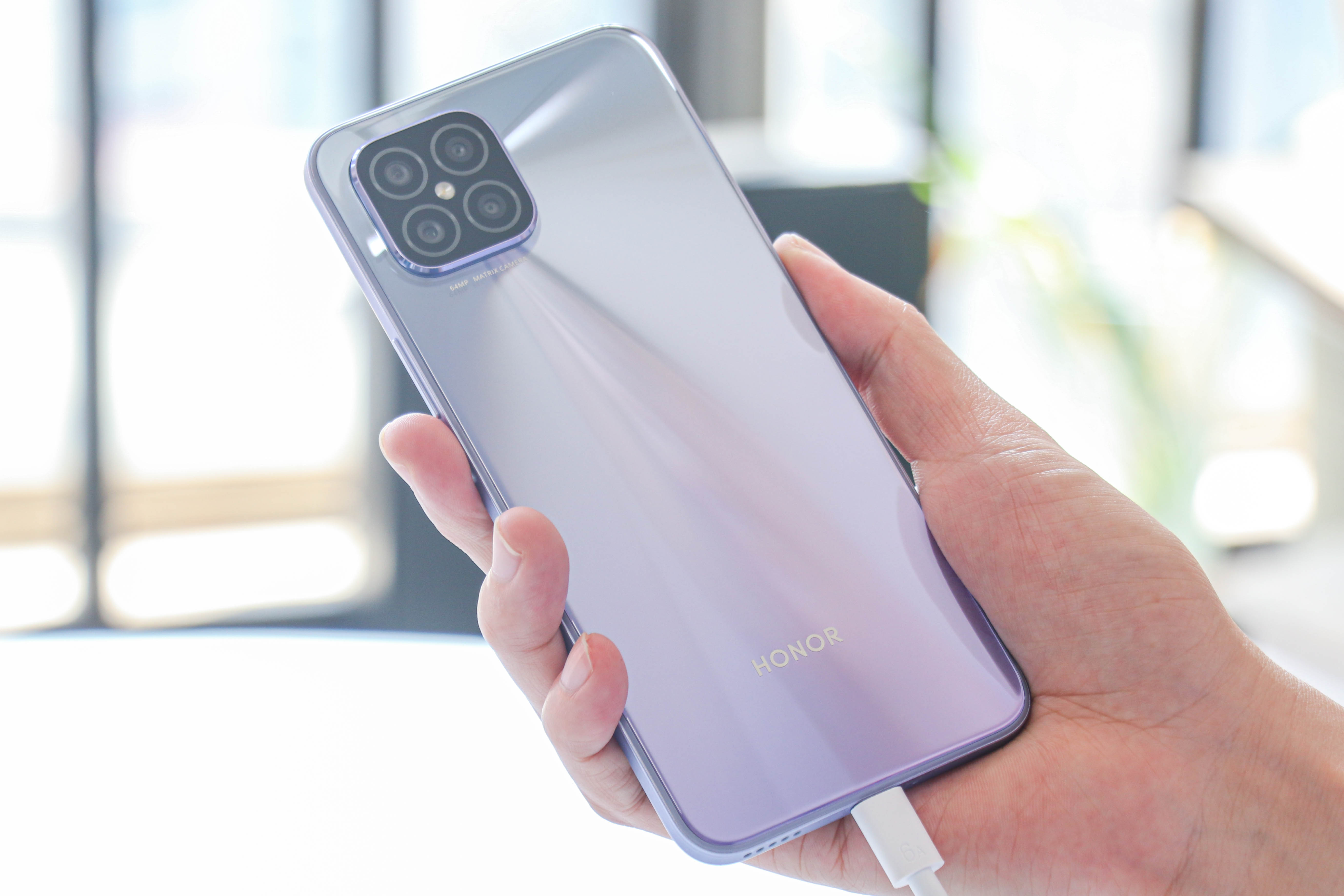 荣耀play5活力版66w快充,荣耀无线快充测评