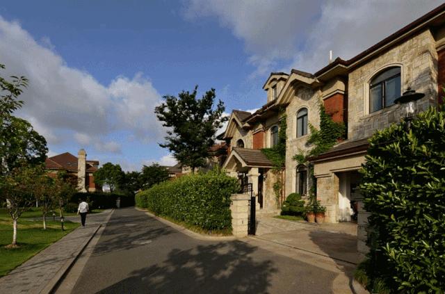 800万豪宅被哄抢,贫穷限制了我的想象千万豪宅