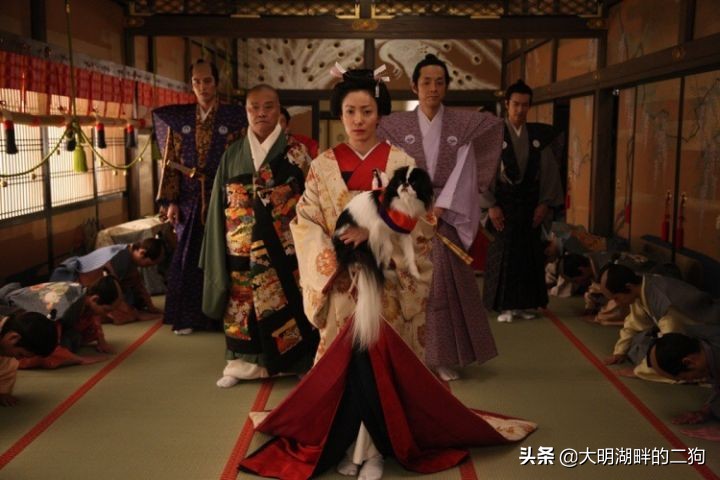 日本皇室特别喜欢给动物封官，每一个级别都比大名高