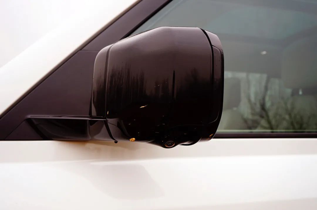 试驾路虎全新卫士,路虎卫士110p400x和暗黑特别版区别