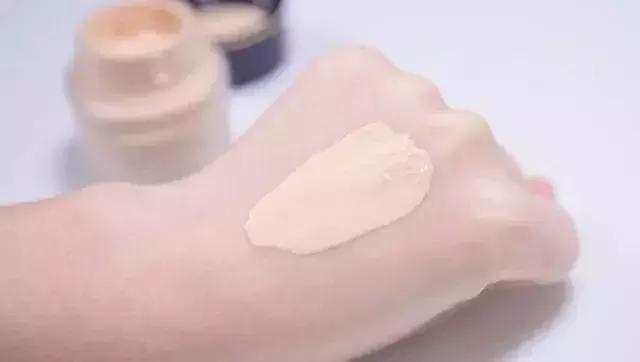 十大公认好用的粉底液排名滋润型,适合秋冬各种皮肤的粉底液