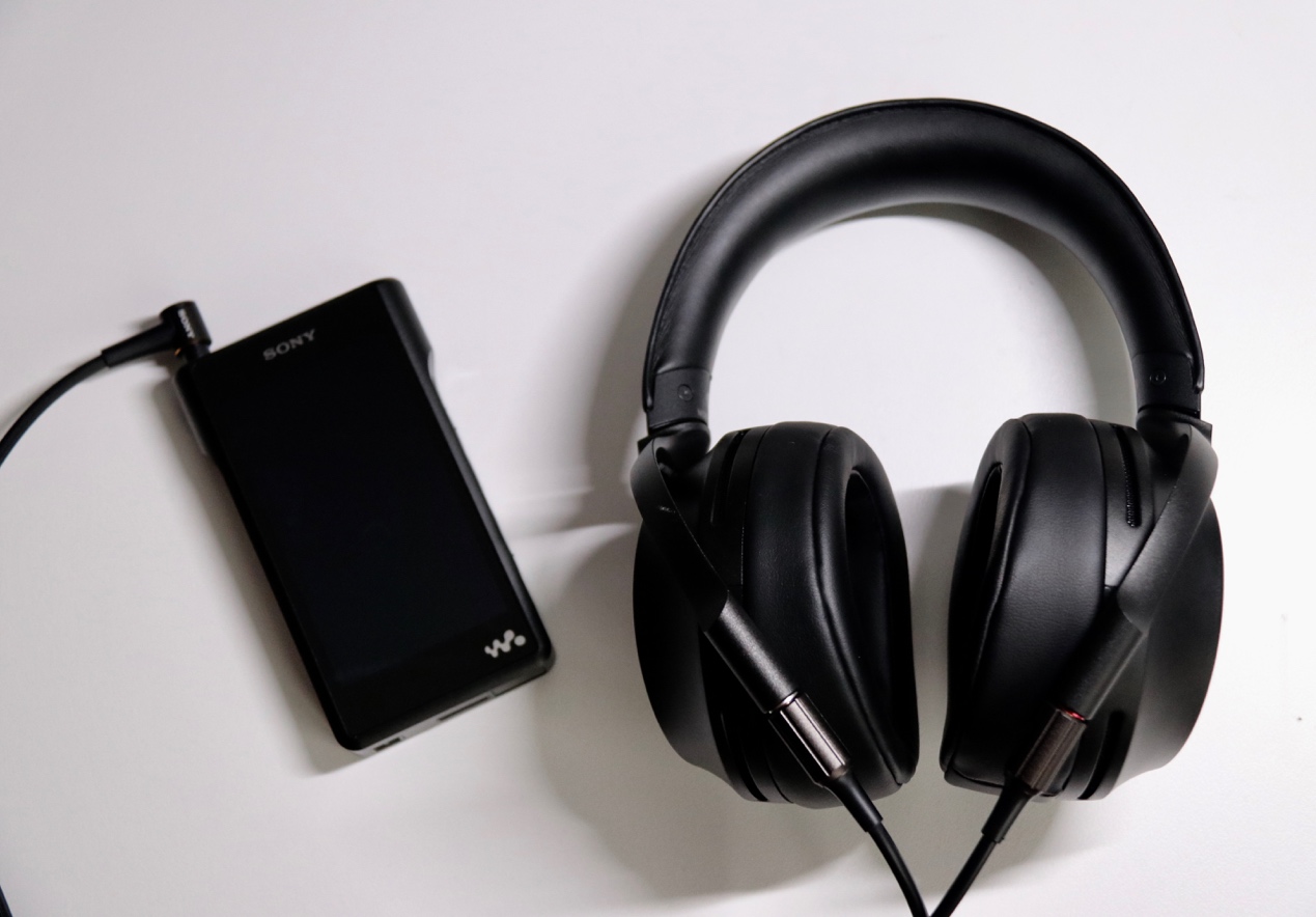 索尼mdrz7对比z7m2,索尼wh-1000xm5和mdr-z7m2