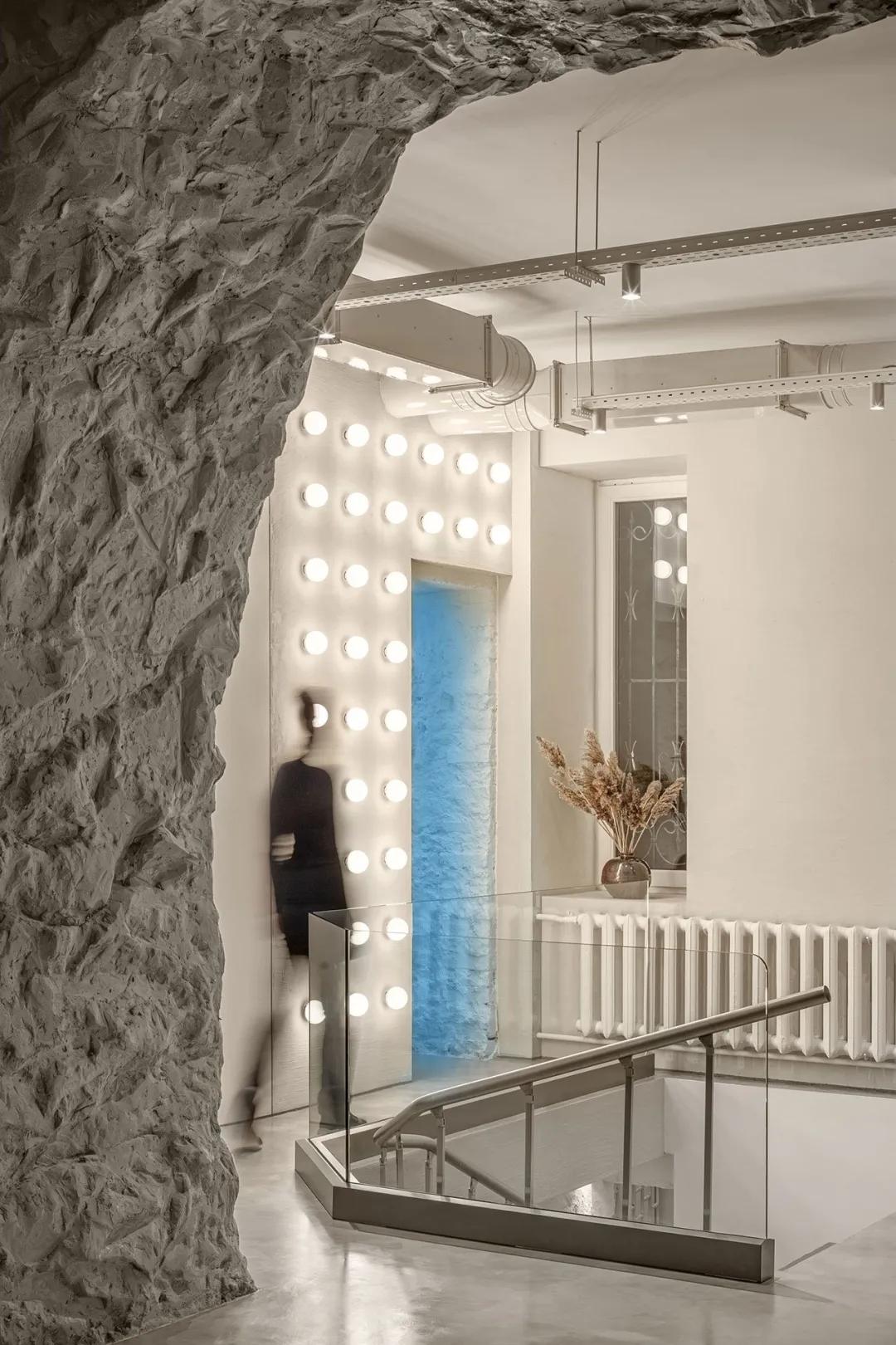 小而美的美容院设计方案,现代极简轻奢美容院设计案例