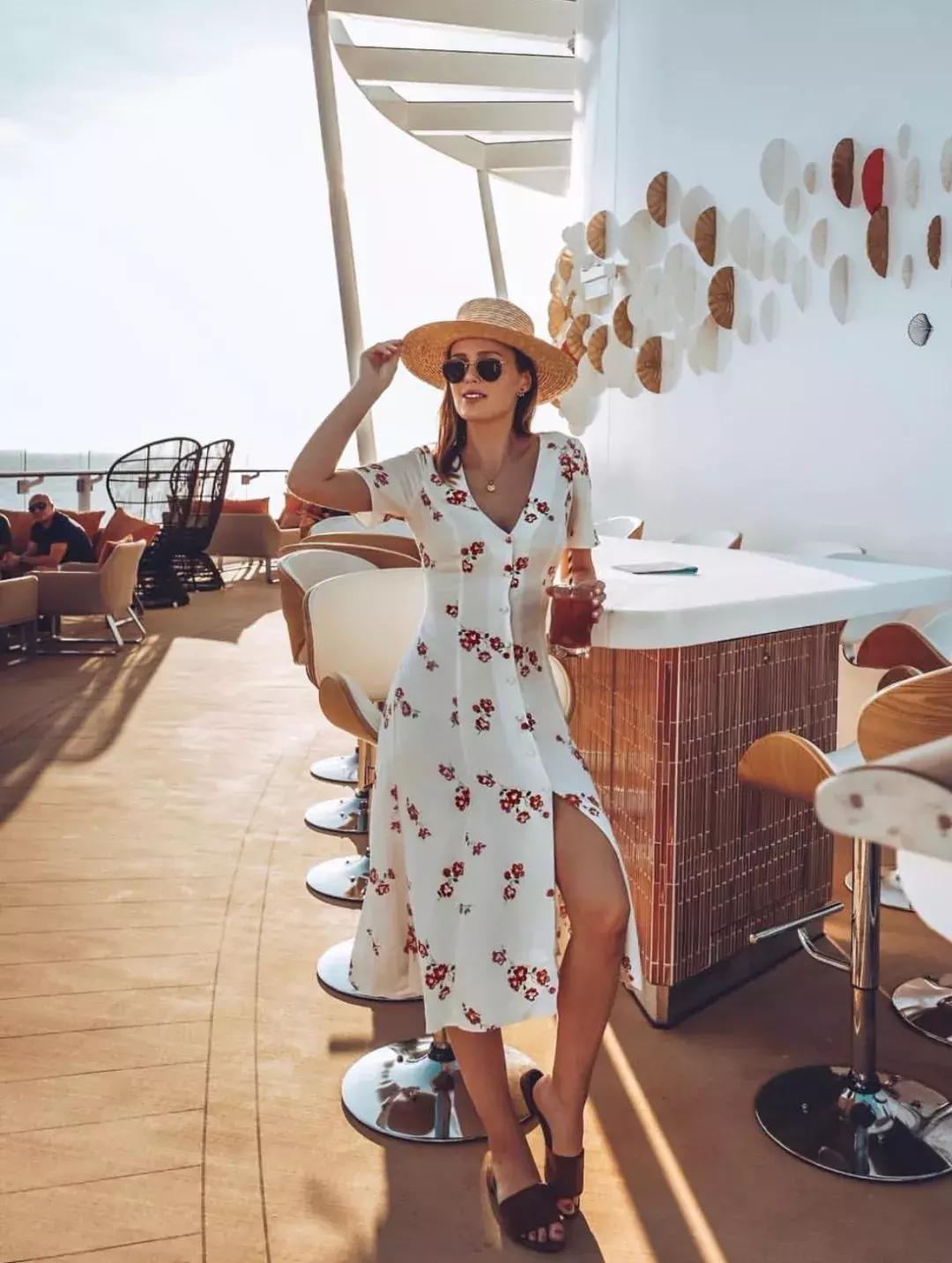 别再卷衣角了！今夏“剪一刀”洋气炸