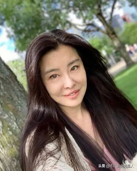 女星变老像蔡明,脸变僵的明星