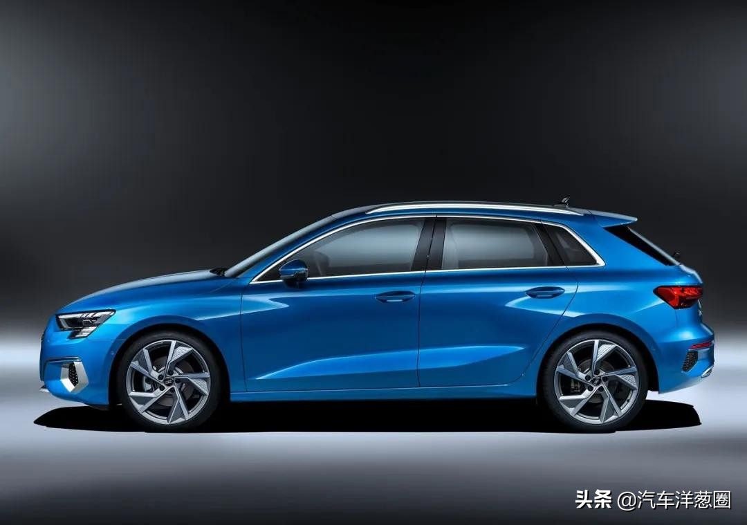 宝马换新车标了！蓝天白云帅炸，以后黑白标只代表低端宝马车主？